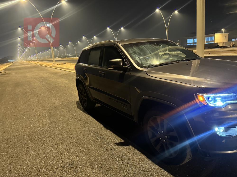 جیپ گراند شیرۆکی